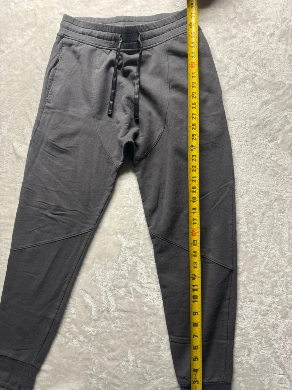 Men’s Gray Tech Fleece Jogger Pants Size M Tapered Athletic Sweatpants